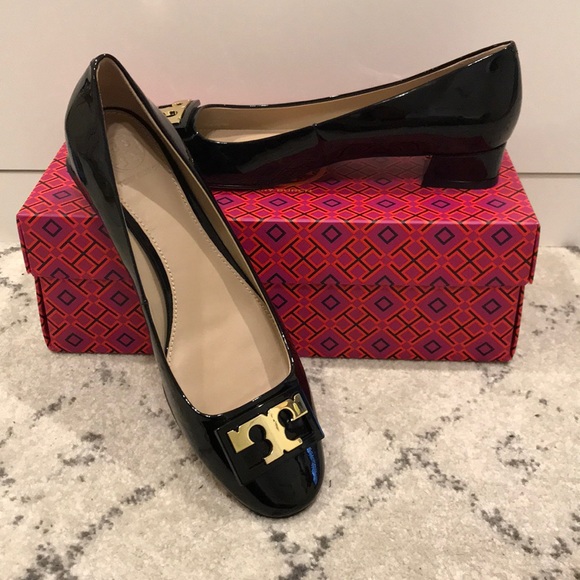 tory burch gigi pump